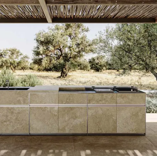 Cucina Design con isola Loggia Out Alberobello 1|2 in gres di Zampieri Cucine