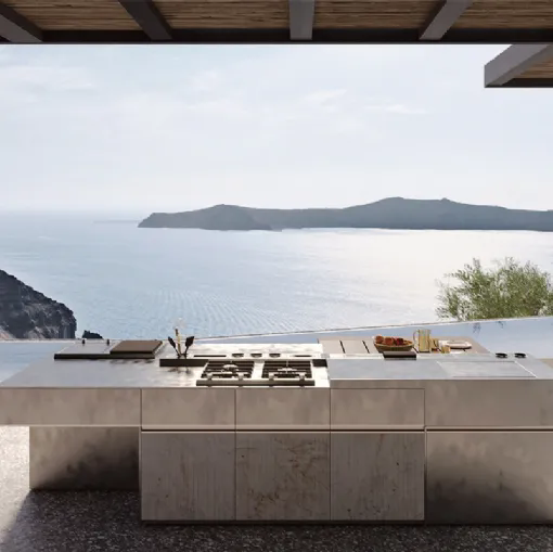 Cucina Design con isola Loggia Out Santorini 1B in acciaio inox di Zampieri Cucine