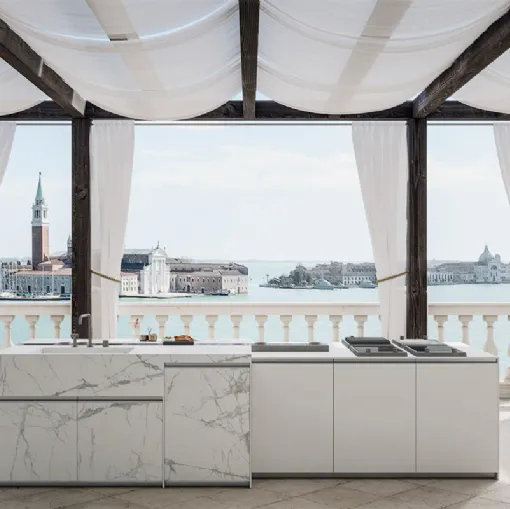 Cucina Design con isola Loggia Out Venezia 2 di Zampieri Cucine