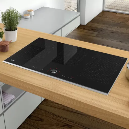 Piano cottura a induzione 90 cm con profili di NEFF