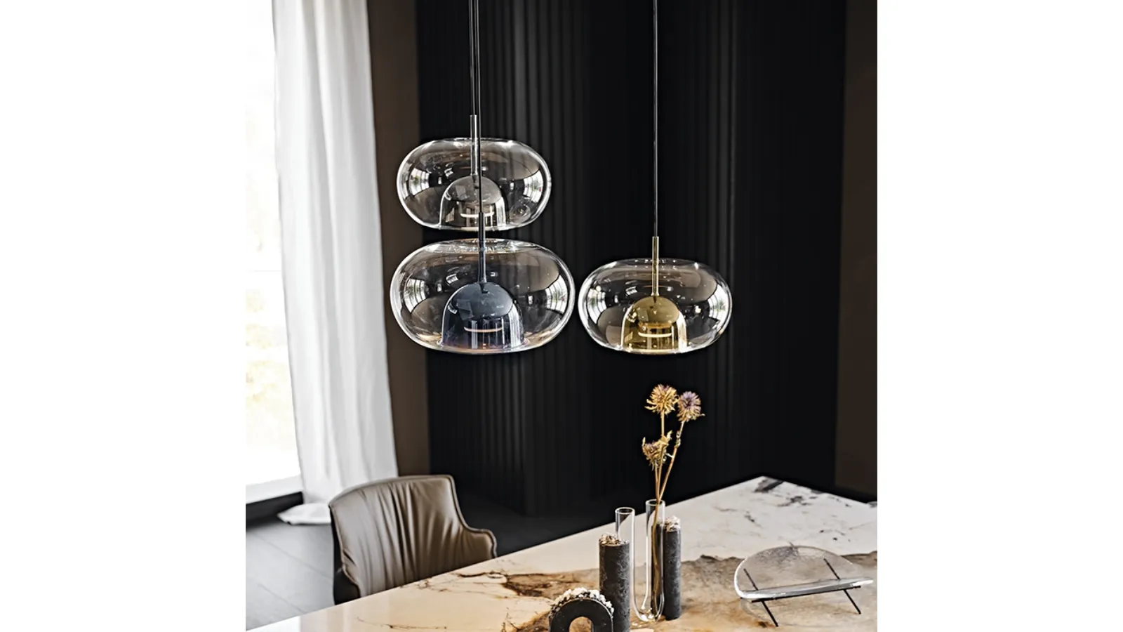 Lampada a sospensione con paralume in vetro borosilicato trasparente e calotta interna in vetro borosilicato verniciato Coimbra di Cattelan Italia