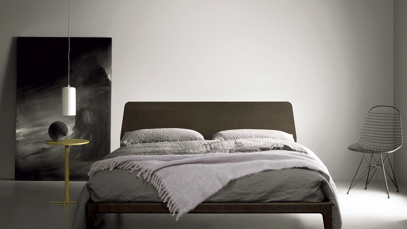 Letto in legno con testiera Bun di Kristalia