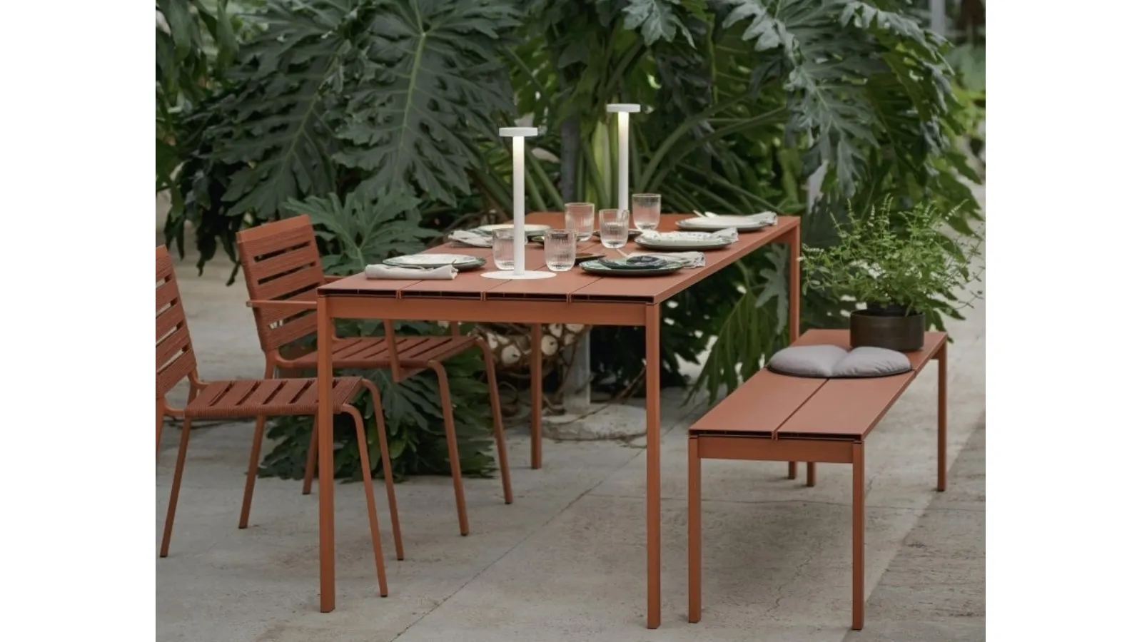 Tavolo Be-Easy Slatted di Kristalia