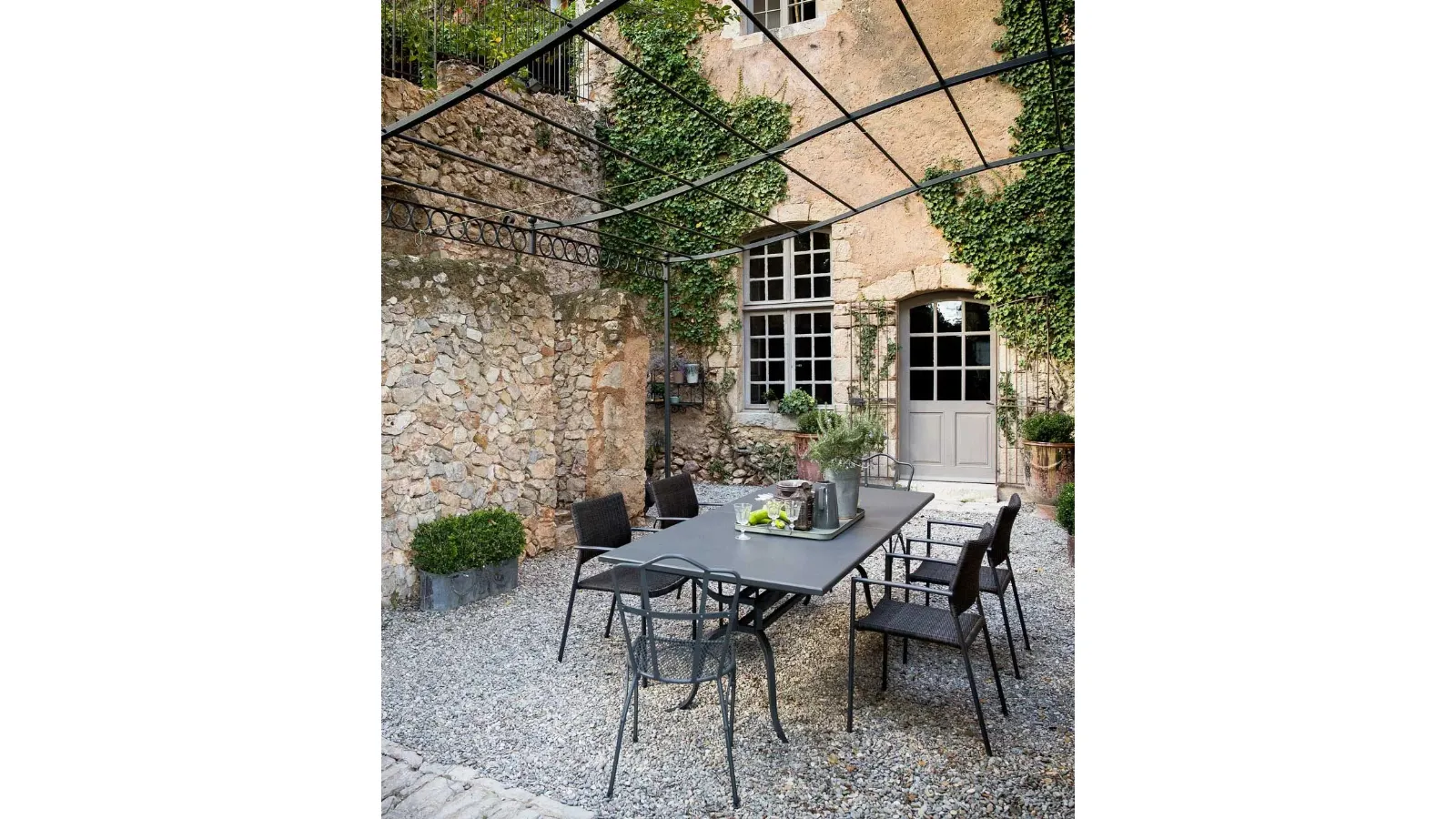 Tavolo Toscana in ferro di Unopiu